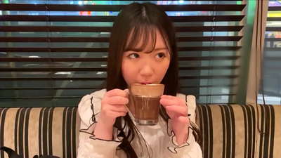 Je to kamarátka, ktorá patrila do rovnakého klubu na univerzite. a je to najpríťažlivejšie dievča v klube. toto je japonská sexy atmosféra.