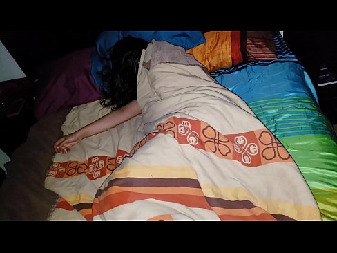 ❤️ Nevlastný syn nadáva svojej mladej nevlastnej matke, zatiaľ čo ona spí. ️ Porno na sk.shufflesex-com.ru ❌